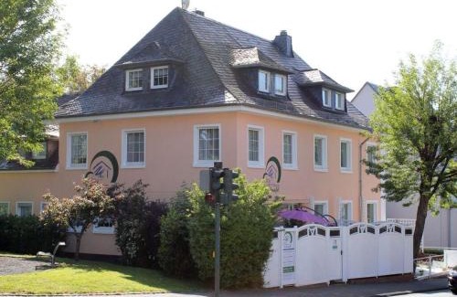 Daun House | Daun Comfortable holiday residence