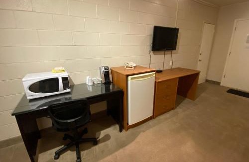 Dauphin Hotel | Dauphin Inn Express