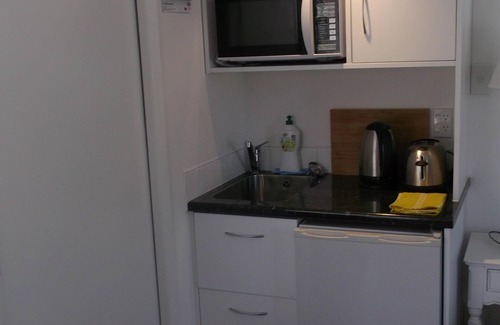 Taumarunui House | Daydreams Retreat - Nestled at the foot of the historic Sunshine Settlement