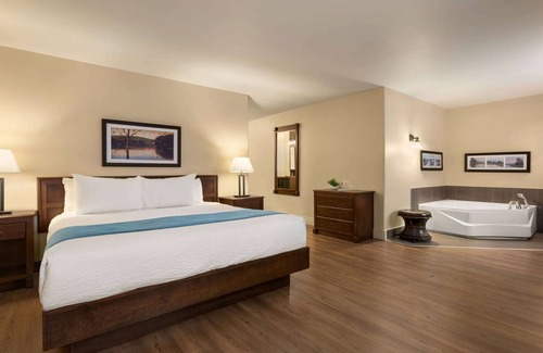 Saint-Nicolas Hotel | Days Inn by Wyndham Levis