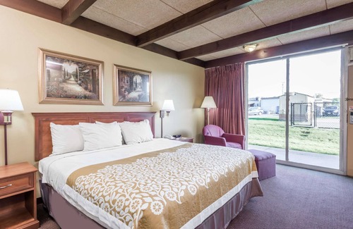 Niles Hotel | Days Inn by Wyndham Niles