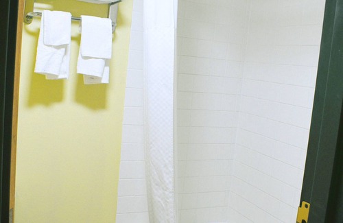 Park City Hotel | Days Inn by Wyndham Park City Kansas