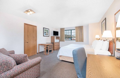 Rapid City Hotel | Days Inn by Wyndham West Rapid City