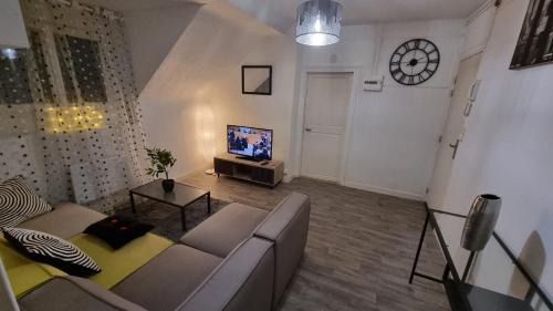 Montbard Apartment | De Manhattan à la savane