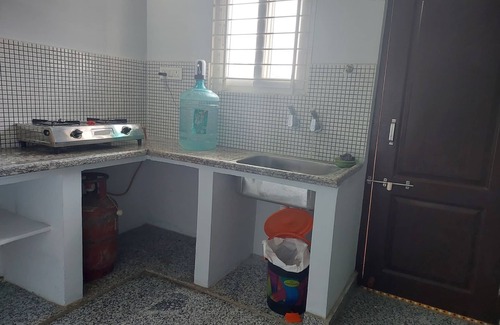 Hyderabad Apartment | Deccan Stay 2BHK Connected to Airport