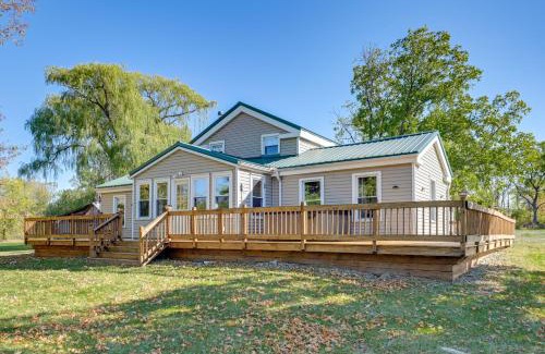Ovid House | Deck and Hot Tub Pet-Friendly Seneca Lake Home!