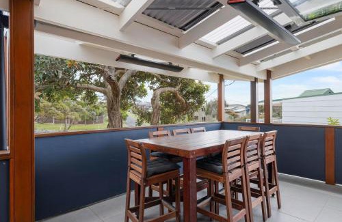 Smiths Beach House | Deckchairs