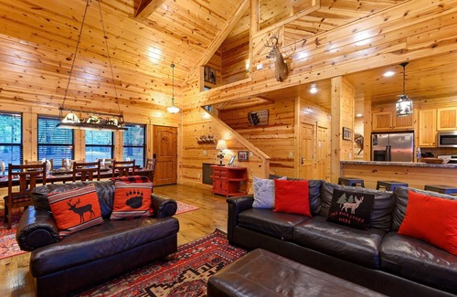 Broken Bow Cabin | Decked Out for 21! Views, Games & Bunk Bliss