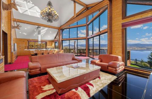 East Jindabyne House | Deepwater - 68 Kunama Drive