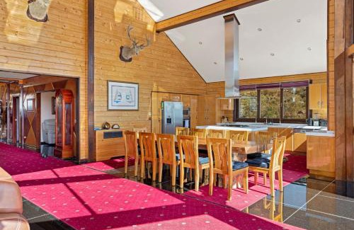 East Jindabyne House | Deepwater - 68 Kunama Drive