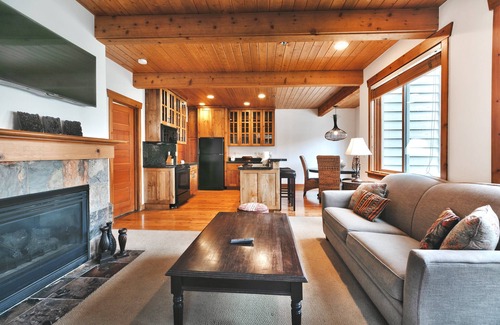 Deer Valley House | Deer Valley Drive - Easy Walk/Shuttle to Skiing and Main St.