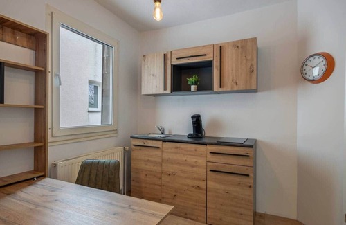 Rhein-Erft-Kreis District Apartment | DEINE BUDE - 5 Zi., Bäder, Küche