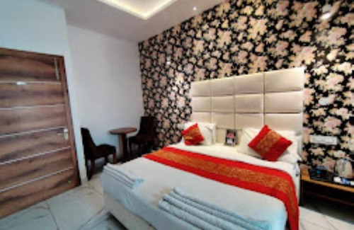 Patiala Hotel | Del-430