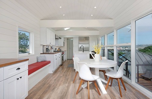 Del Mar House | Del Mar Beach House, Gated, Secluded, Pristine. Adjacent to the Beach.