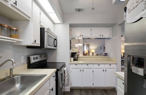 Biggar Condo | Delightful 2-bedroom condo with AC in Fort Myers