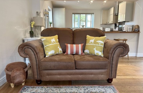 Northleach Cottage | Delightful detached 2 bedrooms 2 en-suites cottage in the heart of the Cotswolds