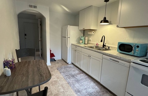 Roanoke Apartment | Delightful Duplex in Roanoke- Close to the Hospitals and Pet friendly!