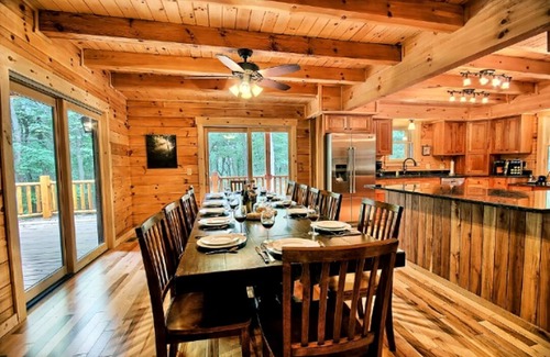 Logan House | Delightful Vacation Cabin Perfect for a Large Group near Ash Cave, Ohio