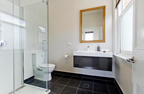 Deloraine Hotel | Deloraine Hotel