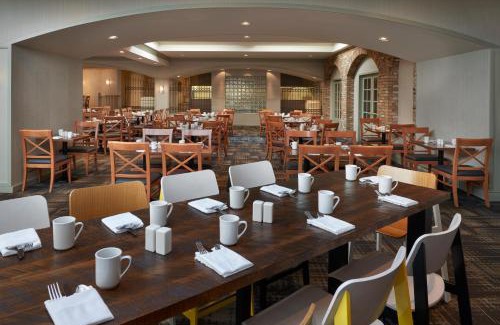 Etobicoke Hotel | Delta Hotels by Marriott Toronto Airport & Conference Centre