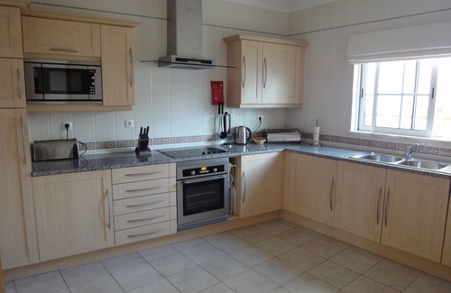 Budens House | Deluxe Golf Townhouse Only 5 Mins To The Beach