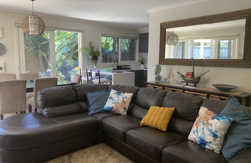 Seaford House | Delux tropicalnoasis - Opposite the beach