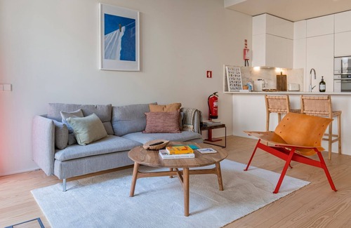 Marvila Apartment | Deluxe 2BDR Apartment W/Patio by LovelyStay