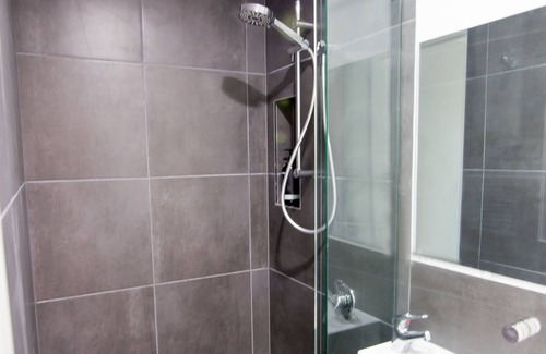 Glengarry Cabin | Deluxe Double Cabin (2 adults + 2 children)