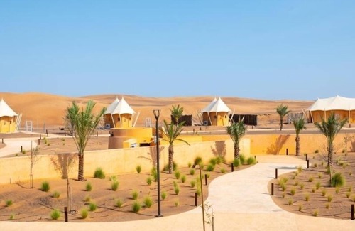 Al Madam Apartment | Deluxe King Room Near Al Bury Tower Sharjah