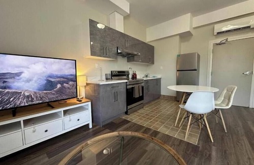 Durham Region Apartment | Deluxe Single Room