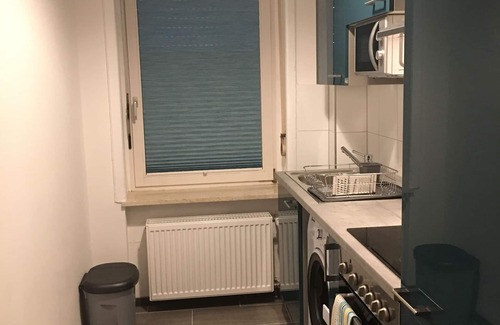 Ostend Apartment | Deluxe Suite with Full Kitchen in Central Frankfurt