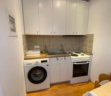 Trygonas House | Demi's Traditional House