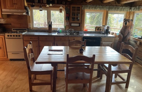 Denali National Park House | Denali Park Homestead house, Just one mile North from the Park Entrance