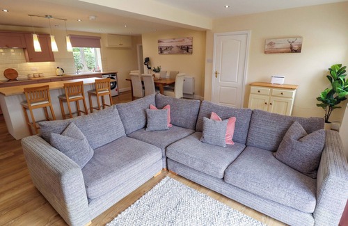 Helsey Cottage | DENHOLME, pet friendly, with a garden in Hogsthorpe