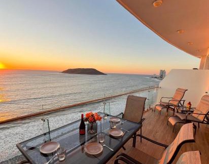 Zona Dorada Apartment | Departamento a pie de playa en Camino al Mar