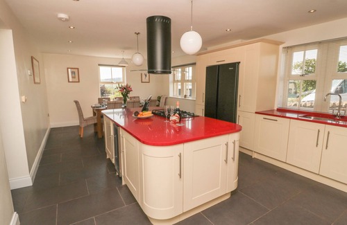 West Woodburn House | DERESIDE, pet friendly, character holiday cottage in West Woodburn