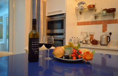 Tighnabruaich Apartment | Derryguaig Apartment, shore front location, wood burner, pet friendly