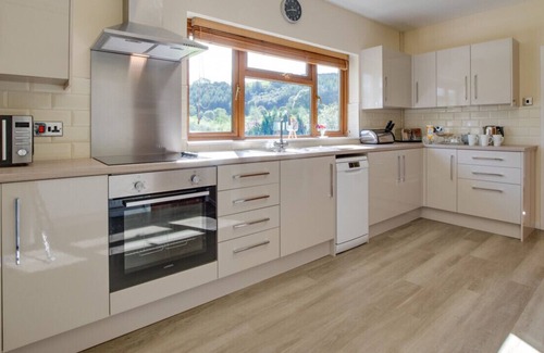 Brecon House | Derwen Las - Three Bedroom House, Sleeps 6