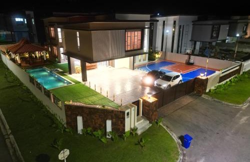 Desaru Villa | DesaruTropInnCorner BBQHut LuxPool Hoops&KTVPartyON