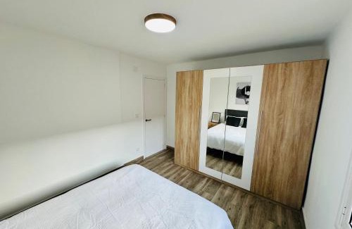 Saron Apartment | Descubre Cantabria 2! A 4 minutos de Cabárceno y capacidad para 6 adultos!