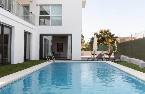 Chiva Villa | Descubre Villa Oasis - Confort, diseño y naturaleza a un paso de Valencia