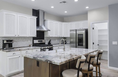 Cortina House | Desert Get away 4 Bed- w/Pool