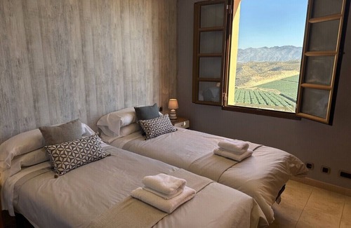 Cunas Other | Desert Springs Resort