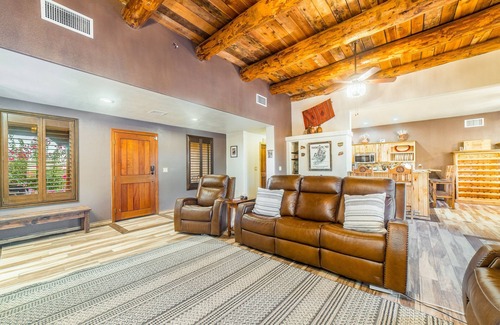 Casas Adobes House | Desert Sunset Escape