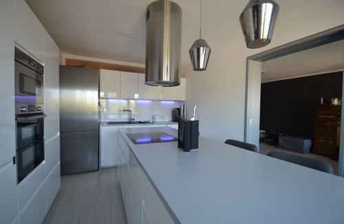 Leinfelden-Echterdingen Condo | Design 3 room apartment trade fair/airport