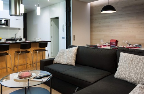 Centro Apartment | DESIGN LOFT IN PLAZA MAYOR. 2 BEDROOM 2 BATHROOMS. 4/6 PERSON. WIFI-AC.