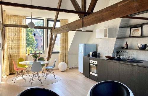 Stationsbuurt Noord Apartment | Design penthouse in the museum area, walking distance from the Ghent city center