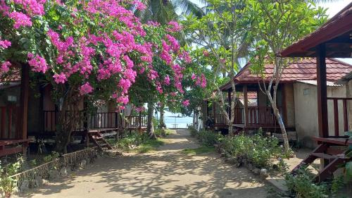 Sekotong Barat Cabin | Dessert Point Bungalow