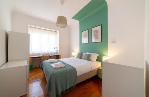 Pena Apartment | Desterro 2 - Historical four-bedroom apartment