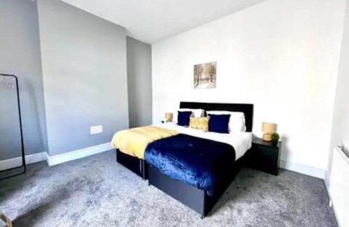 Sunderland Apartment | Devon-2 Bdrm Sleeps 4 Great for Contractors